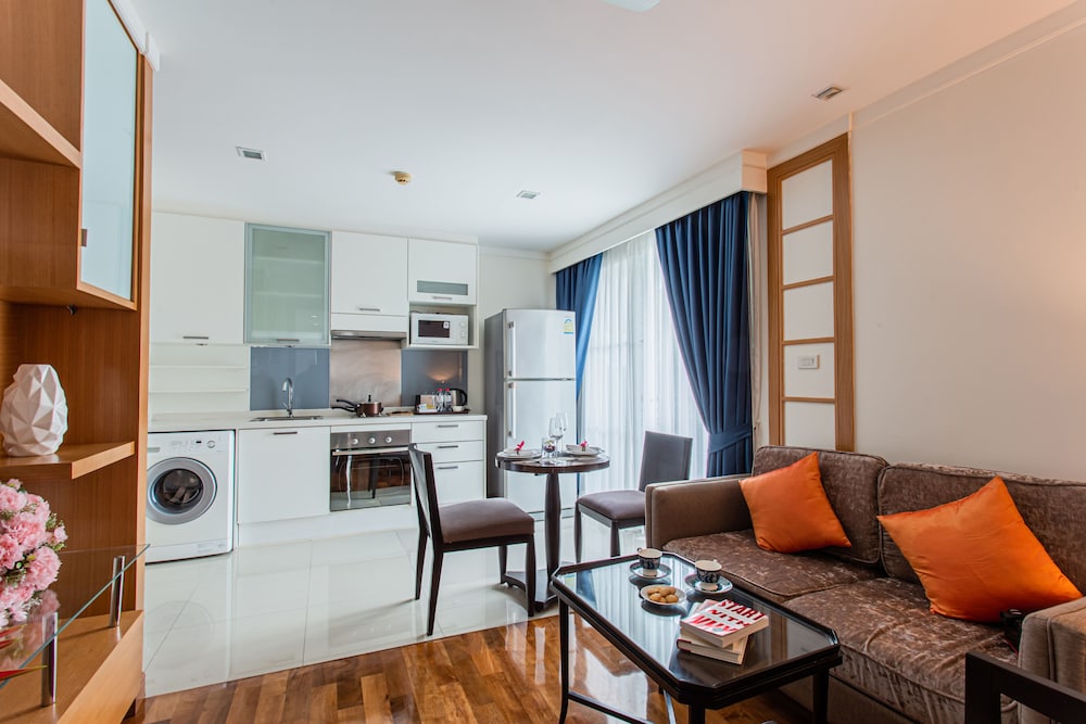 D Varee Montara Thonglor 25 49/70