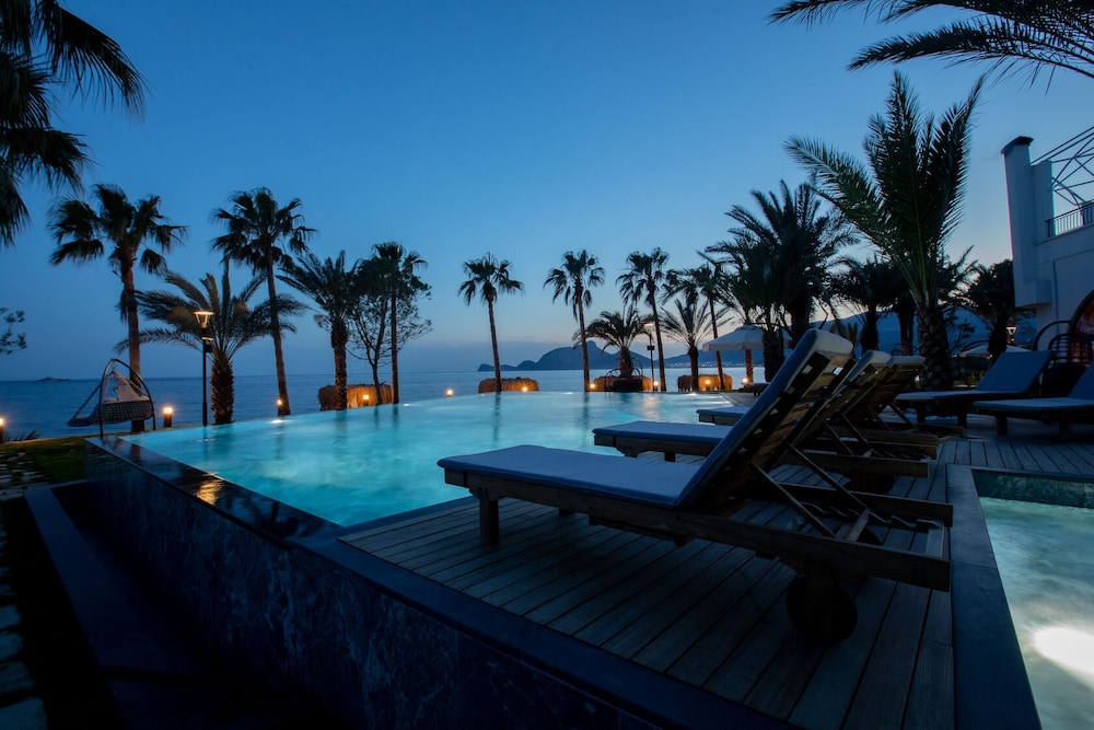 Elysium Garden Hotel 15/19