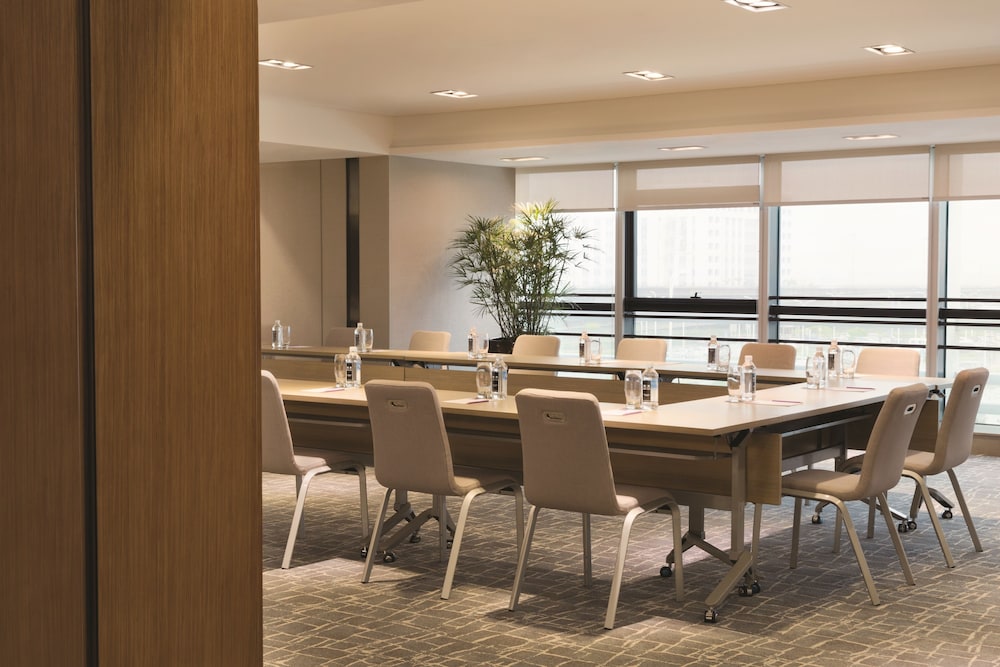 Hyatt Place Shenzhen Airport 60/70