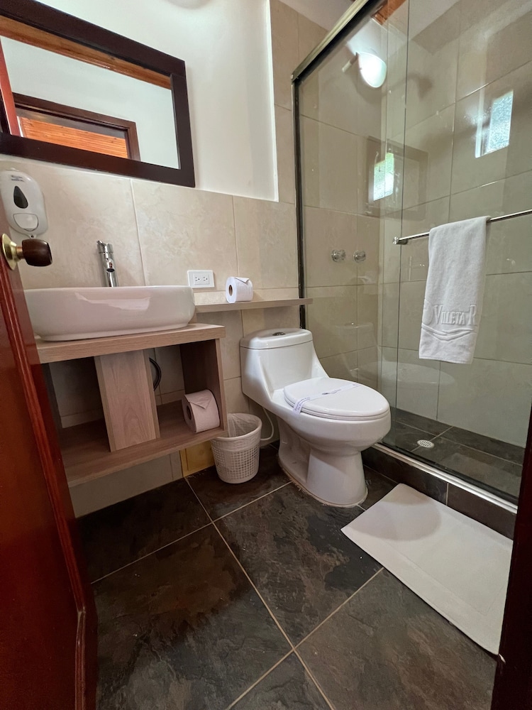 Villeta Resort Hotel 46/47