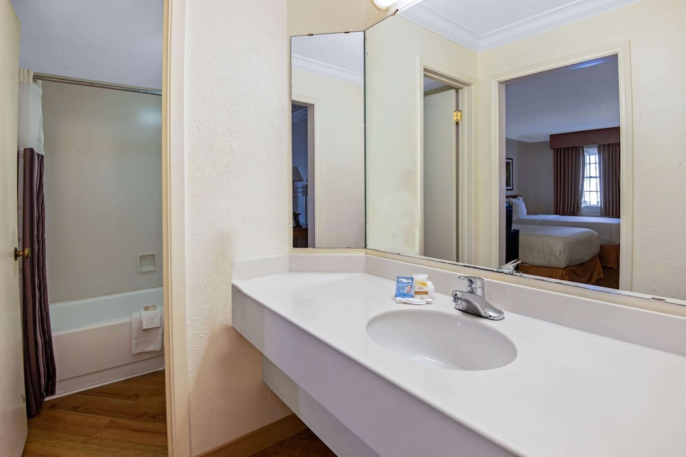 La Quinta Inn San Antonio Lackland 22/49