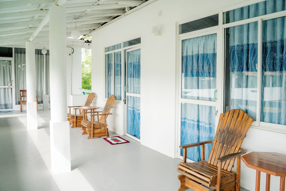 Asanka Surf House 7/40