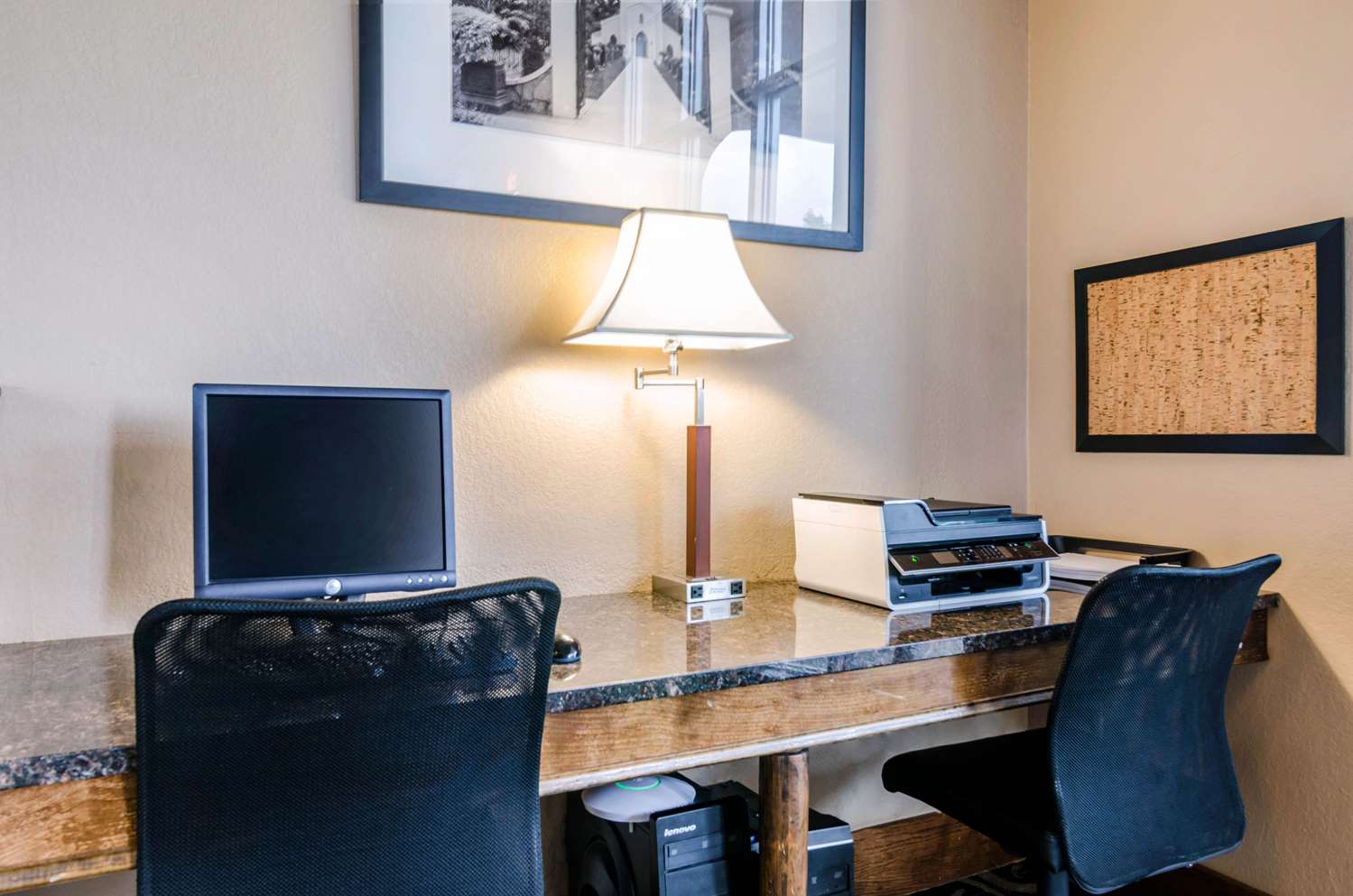 Quality Inn & Suites Carthage near Precious Moments Chapel 31/33