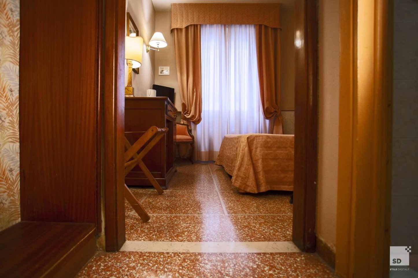 La Pace Hotel 99/122