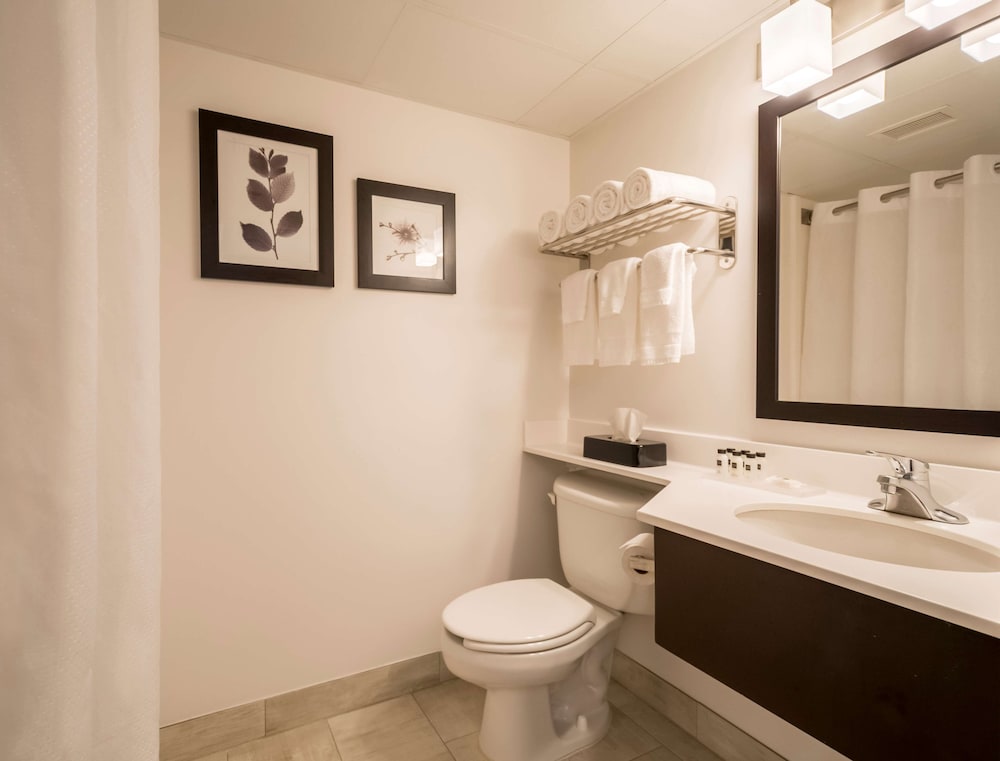 Country Inn & Suites by Radisson, Rochester-Pittsford/Brighton, NY 4/24
