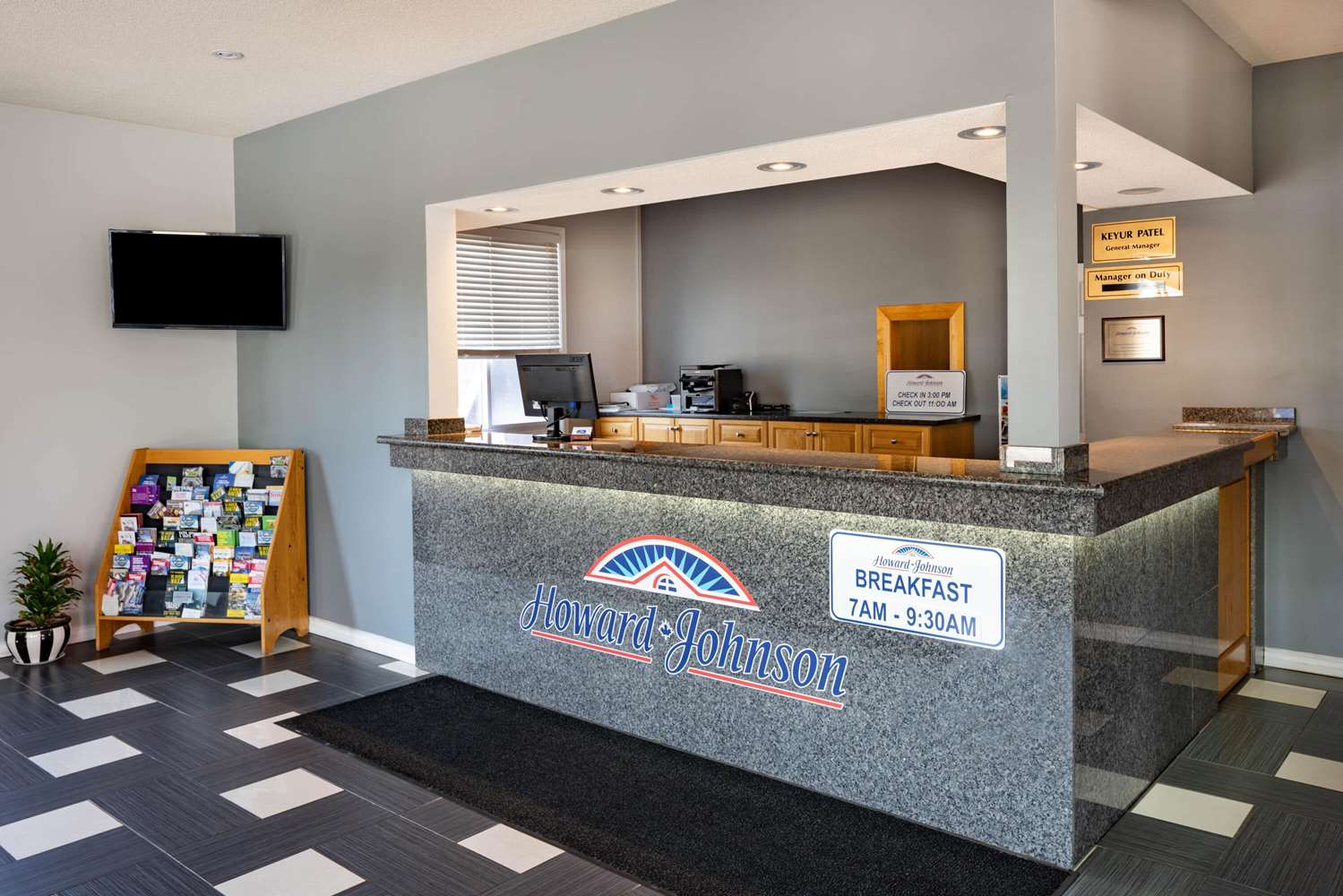 Howard Johnson by Wyndham Gananoque 4/30