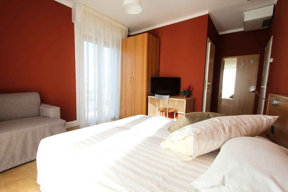 Bardolino Hotel 6/41