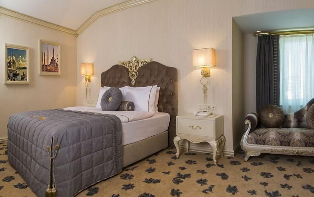Cassiel Hotel 10/45