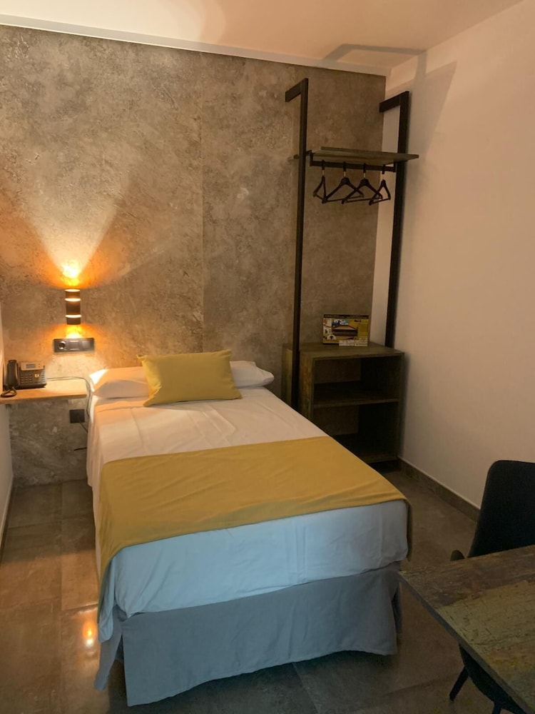 Hotel Angel 23/50