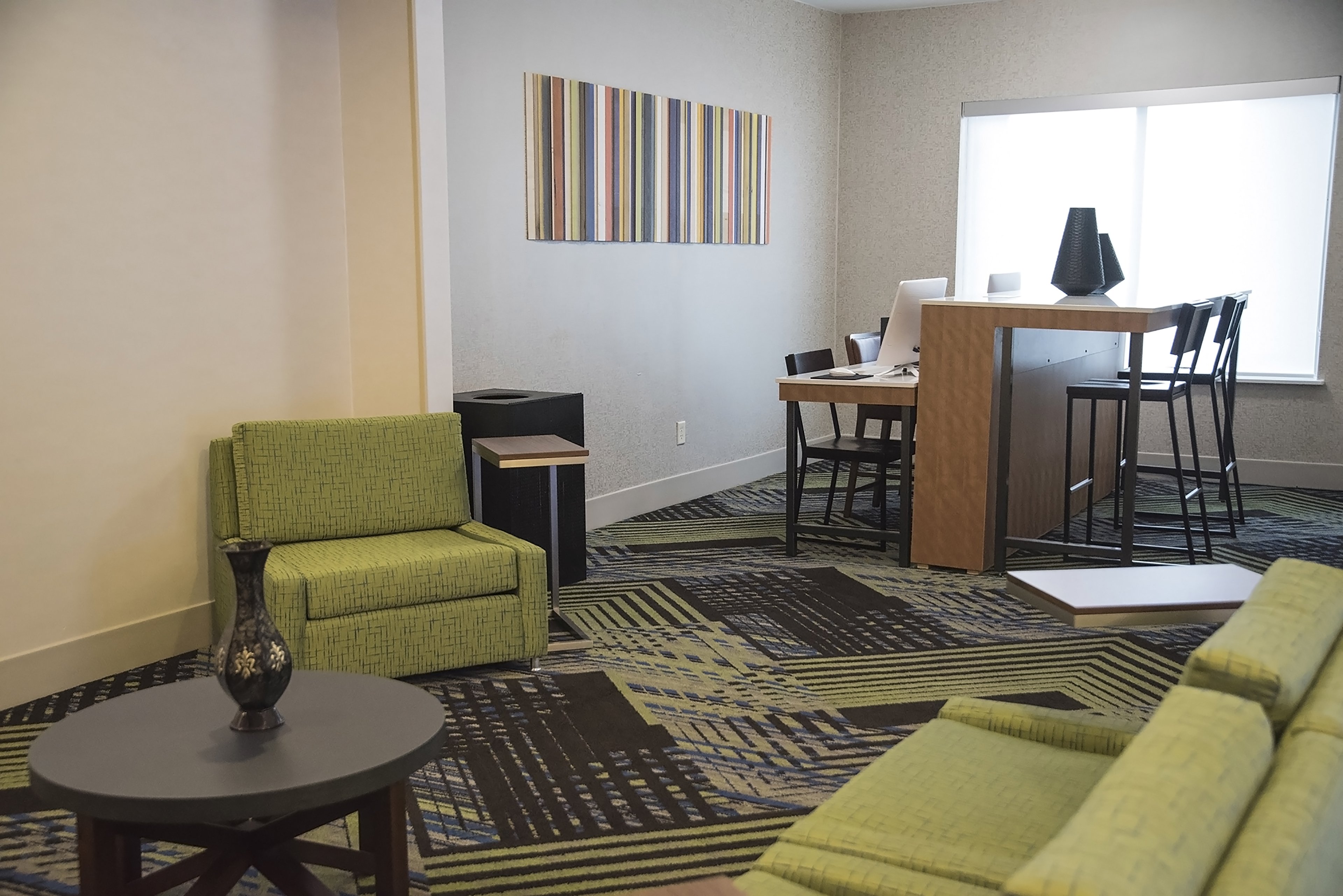 Holiday Inn Express Hotel Suites Alexandria 38/62