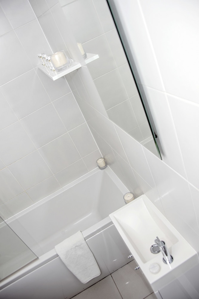 Base Serviced Apartments - City Road 14/35