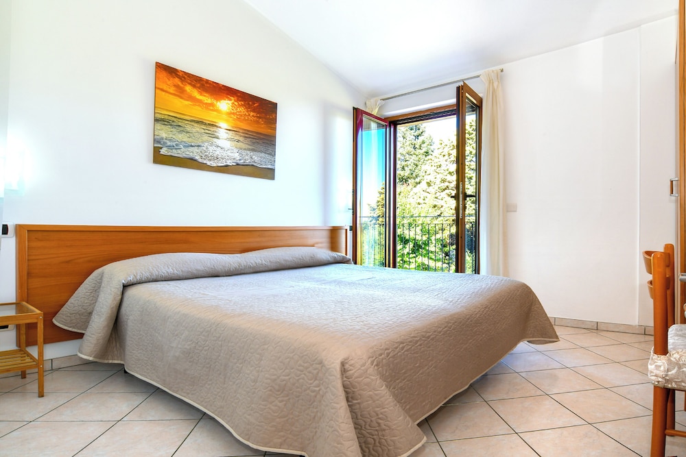 Camelia, Standard, Queen Bed، Green Paradise Affittacamere 2/3