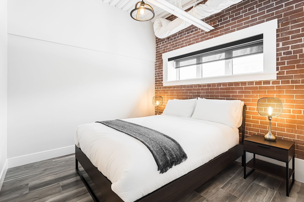 Station 1 - Suites Boutique Hotel 7/50