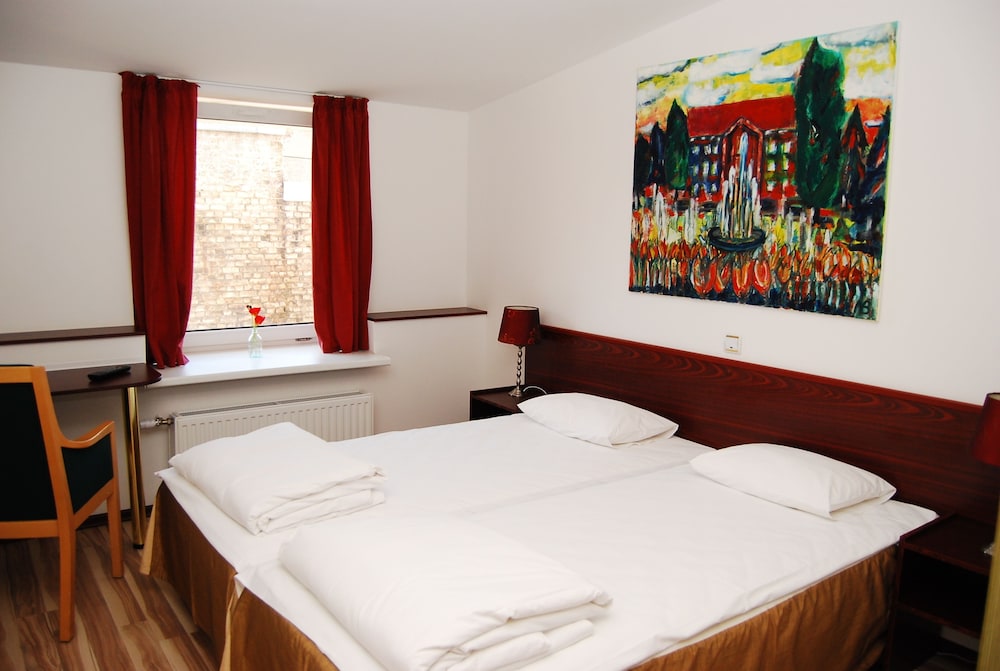 A1 Hotel 38/51