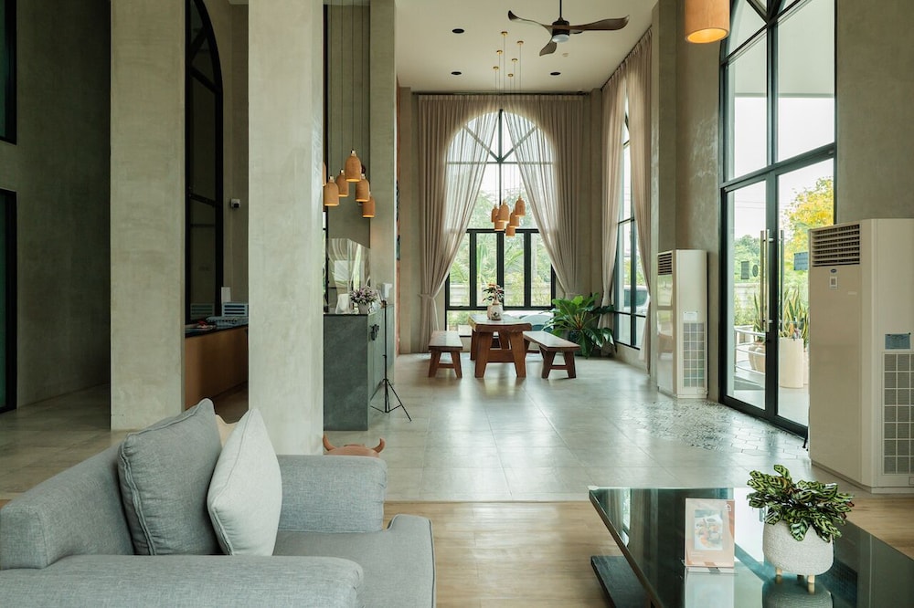 Le Lert Hotel Ratchaburi 17/24