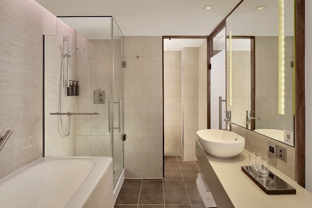 غرفة كلوب بسريرين منفصلين، Sheraton Grand Hotel And Spa 6/7