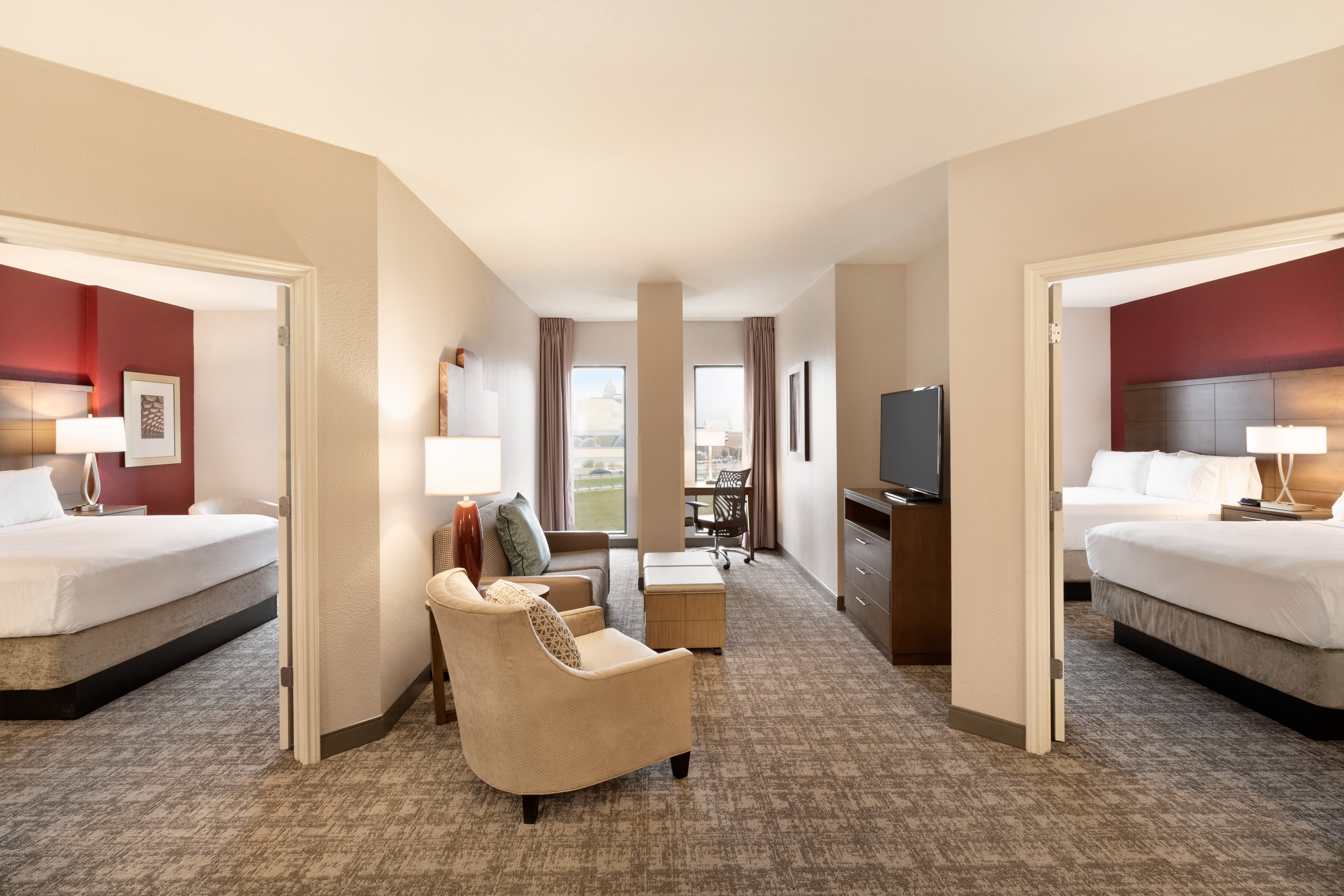 جناح بسرير كينج وسريرين كوين بغرفتي نوم، Staybridge Suites San Antonio Downtown Conv Ctr, an IHG Hotel 2/13