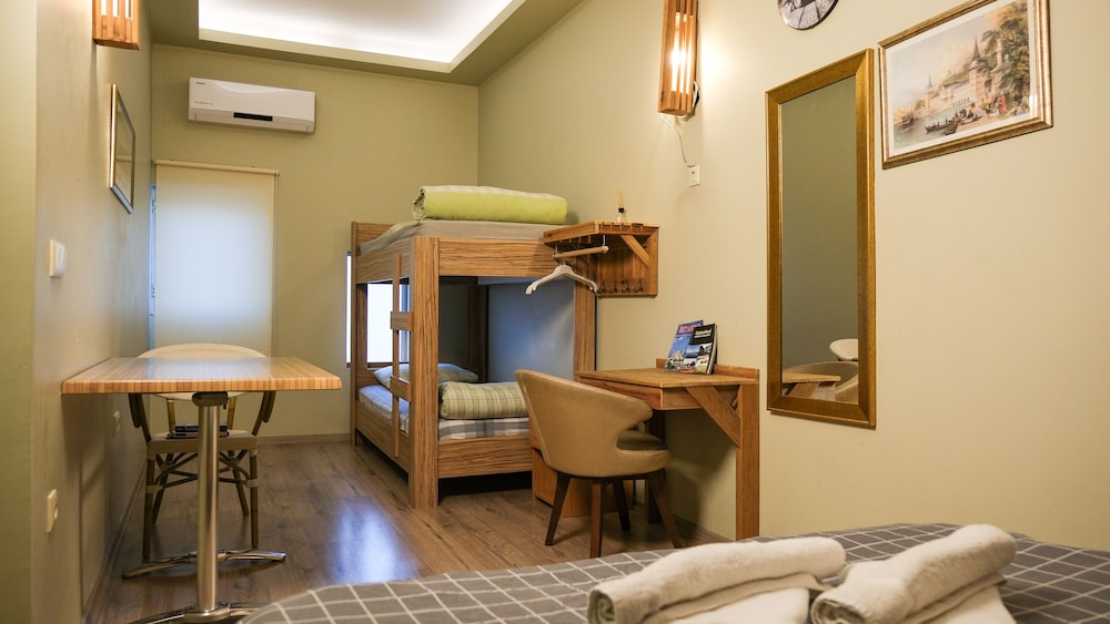 Second Home Hostel 36/50