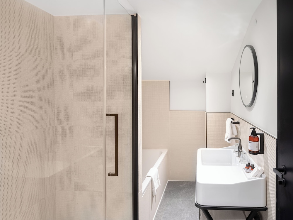 The Originals Boutique Hotel Saint Jean Dacre La Rochelle Vieux Port 65/68
