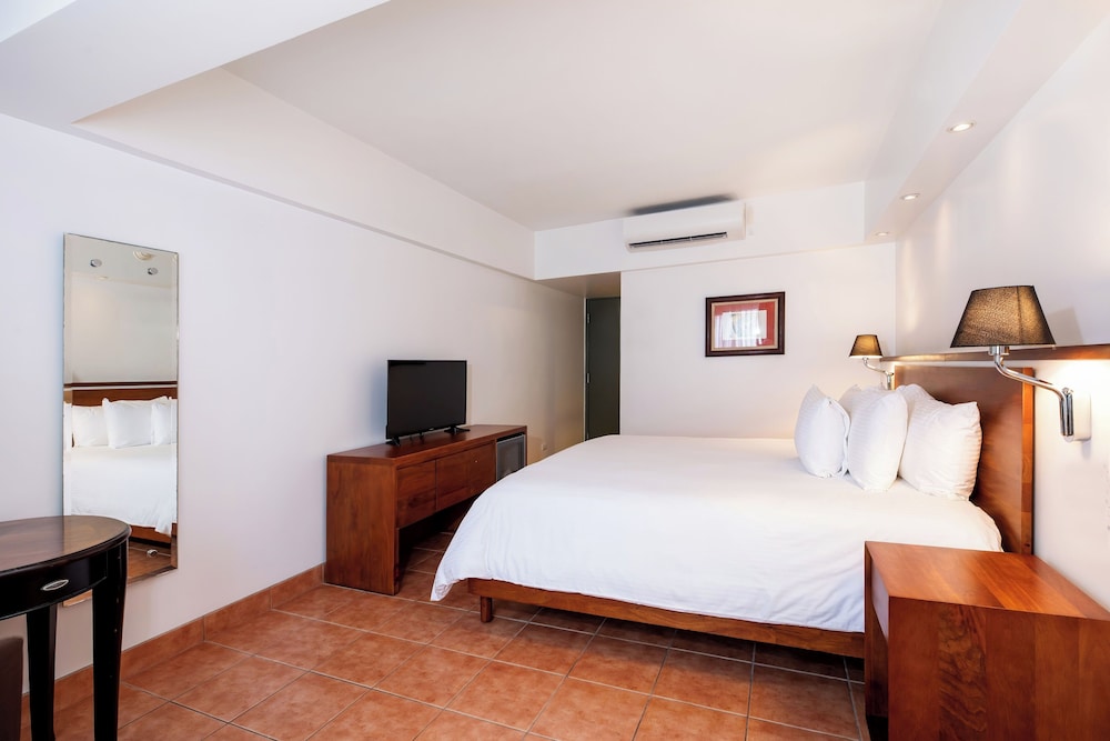 Hotel Presidente 24/72