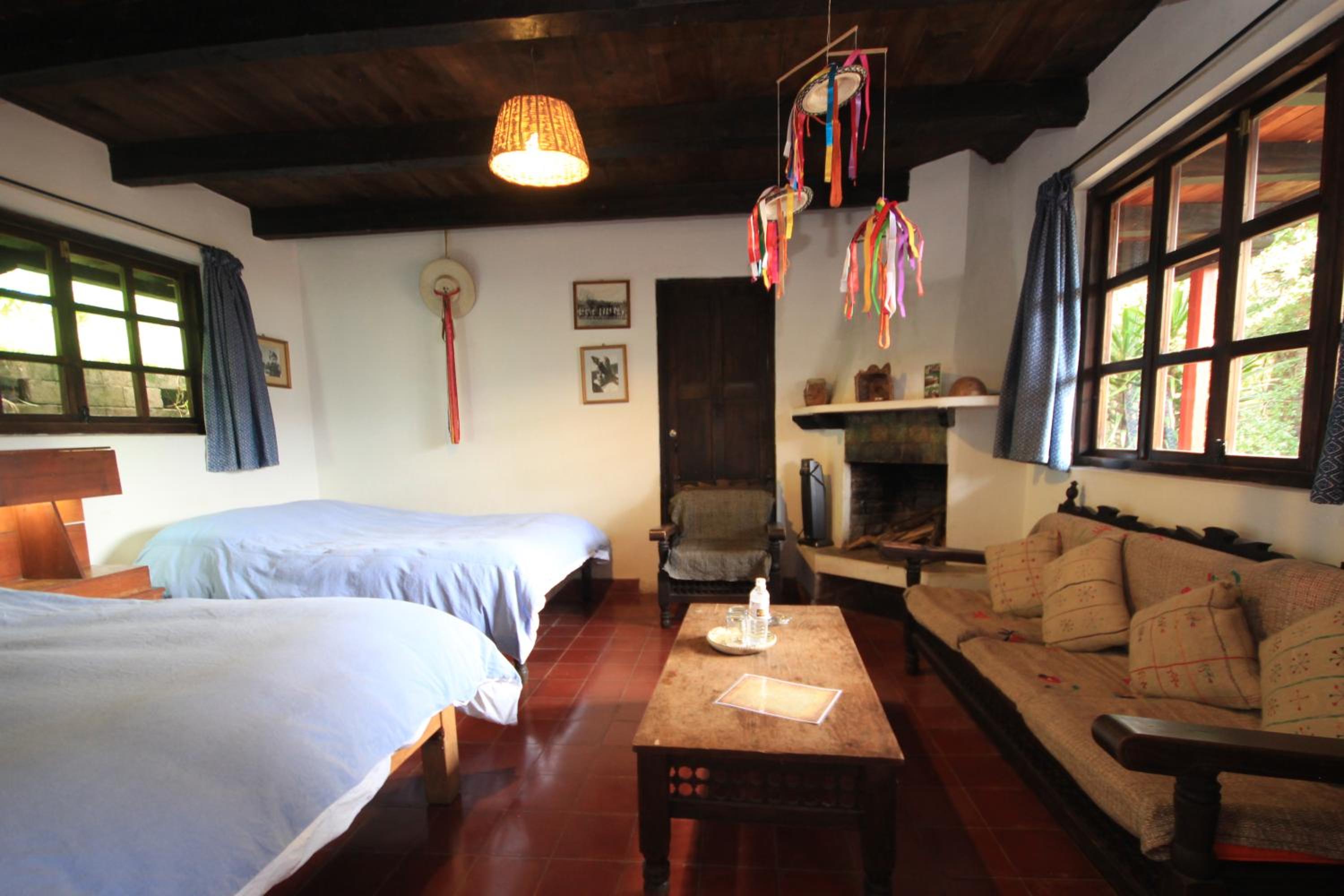 Room, Quadruple