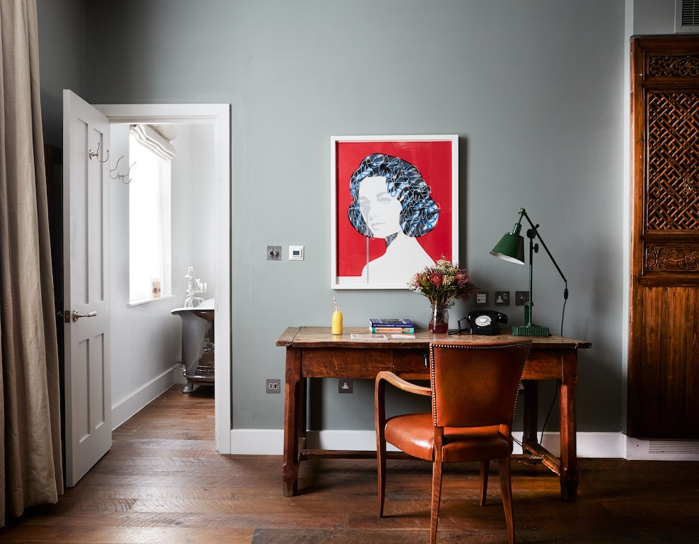 Artist Residence London 7/50
