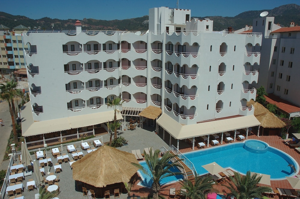 Hawaii Hotel 2/49