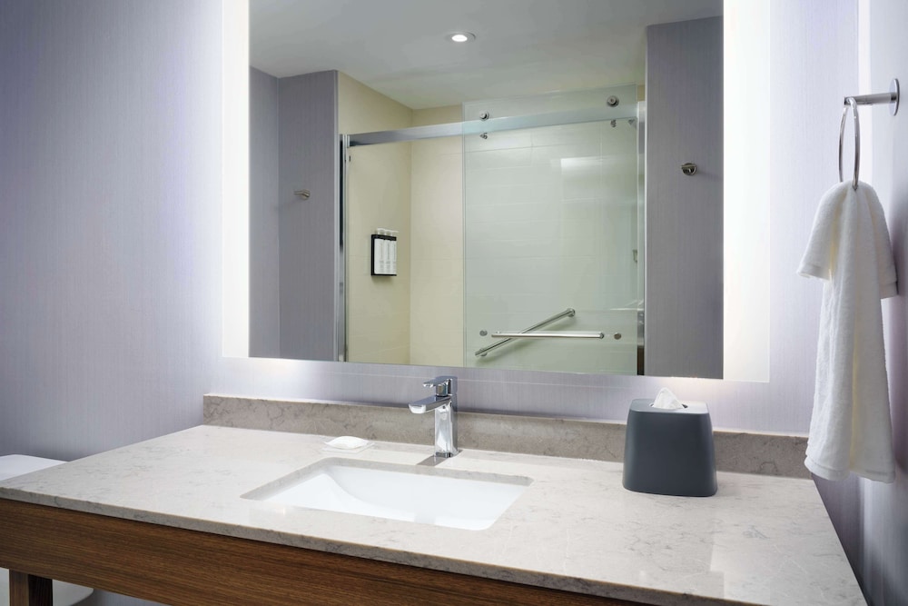 Hyatt Place Melbourne Airport 58/63