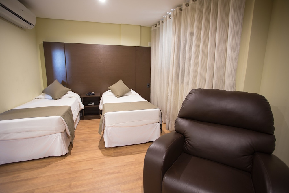 San Diego Suites Taubate 16/64