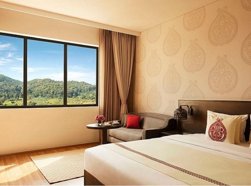Premium, King Bed, Hill View