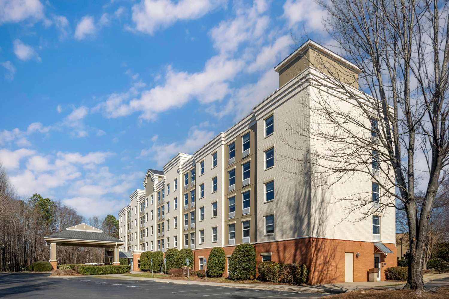 Comfort Suites near Birkdale Village Huntersville 6/42