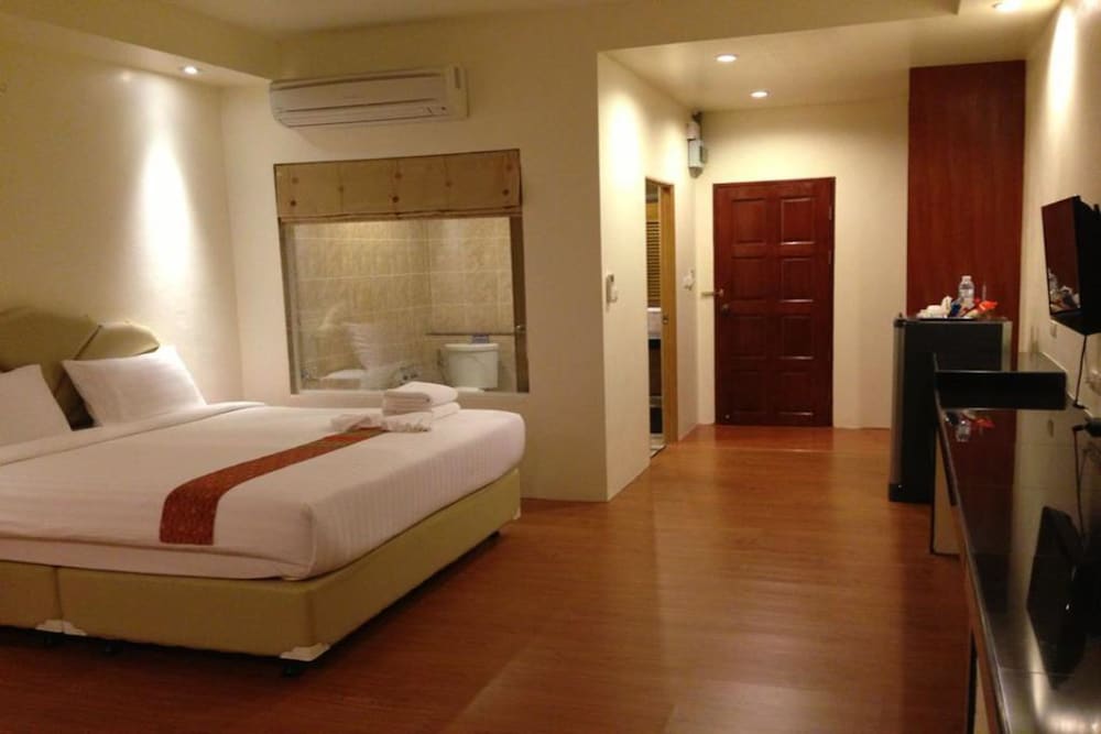 At Sea Residence 6/50