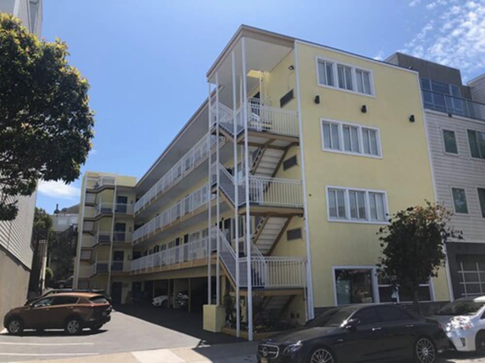 Presidio Inn 3/33
