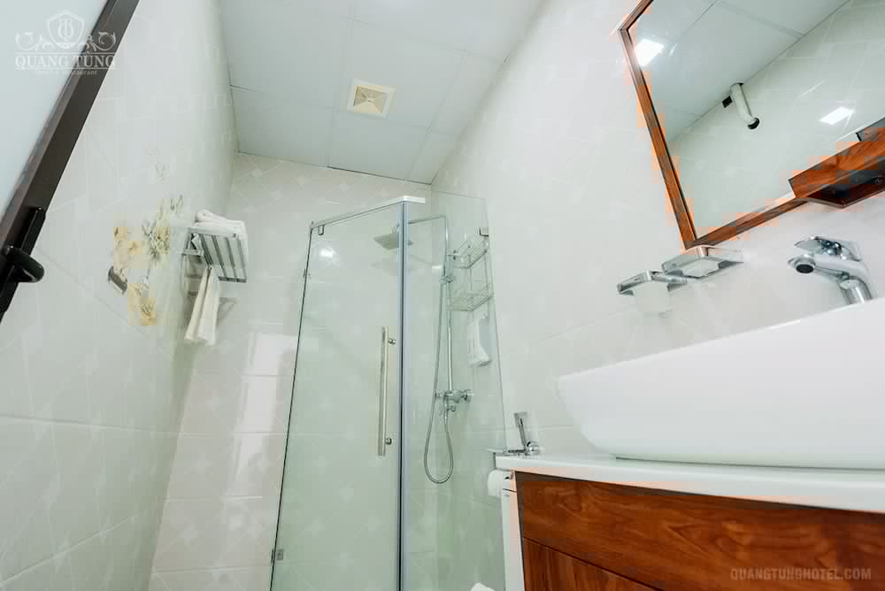 Quang Tung Hotel 25/45