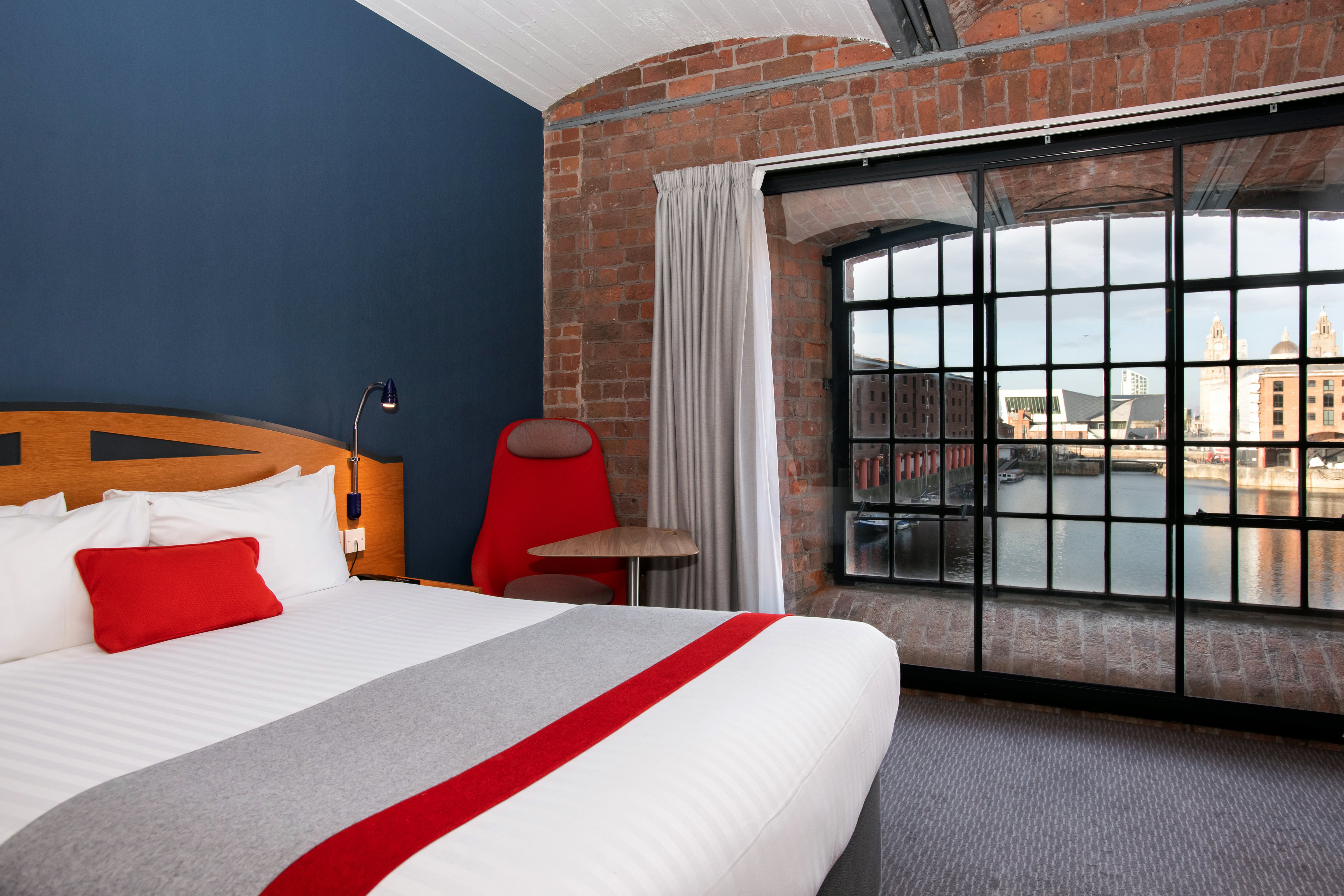 Holiday Inn Express Liverpool Royal Albert Dock 22/76