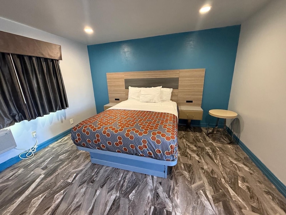 Travel Inn Motel 9/39