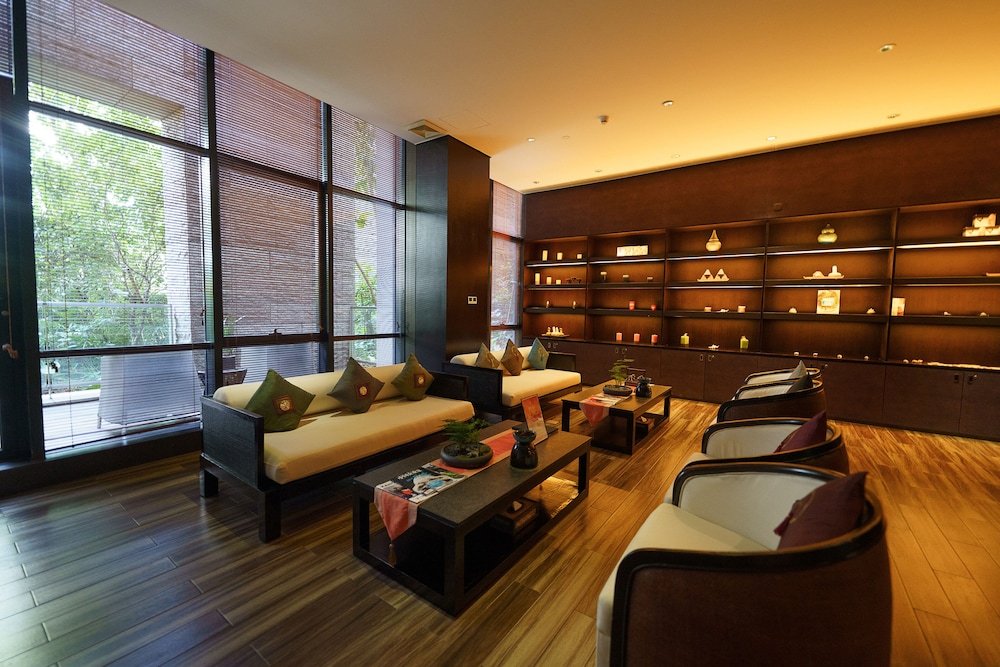 Shenzhen Castle Hotel 46/70