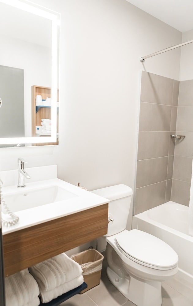 Microtel Inn & Suites by Wyndham Milford 50/54