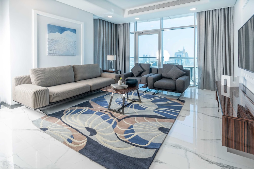 S Plaza Suites Hotel 42/70