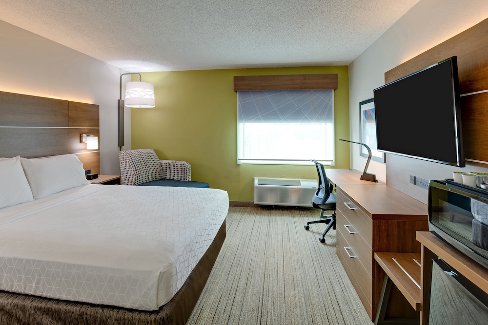 Holiday Inn Express Nashville W I40/Whitebridge Rd 19/47
