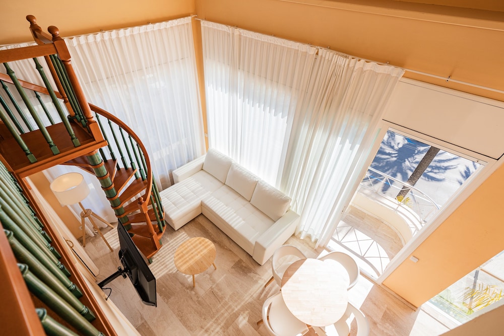 MAREA APARTHOTEL 16/32