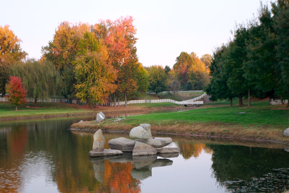 Four Points by Sheraton Charlotte - Lake Norman 39/42