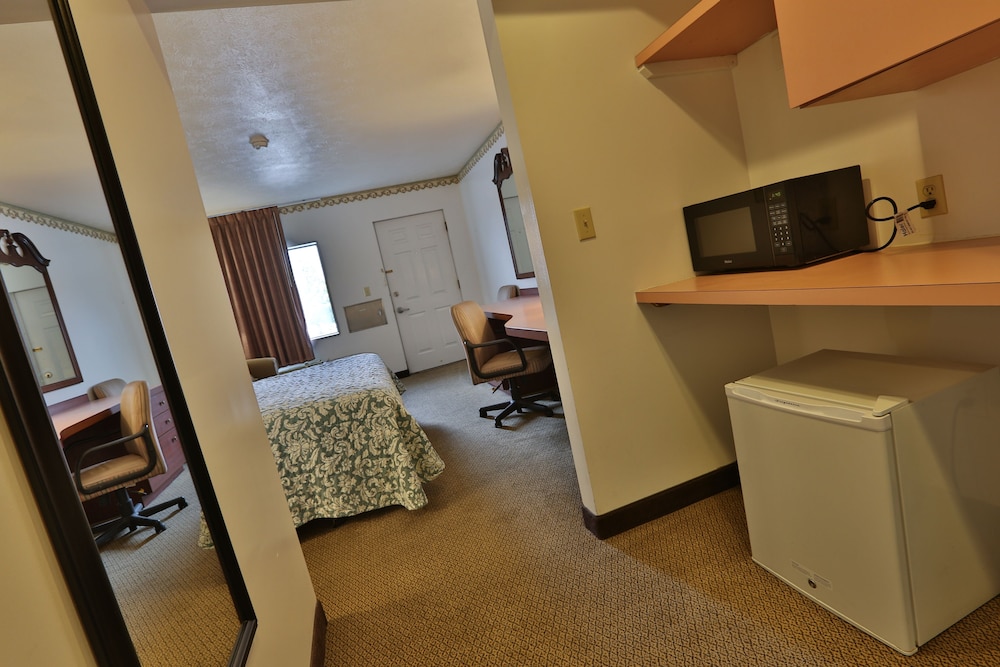 Nittany Budget Motel 28/34