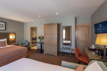 Queen Catharina, Residence, Single Bed