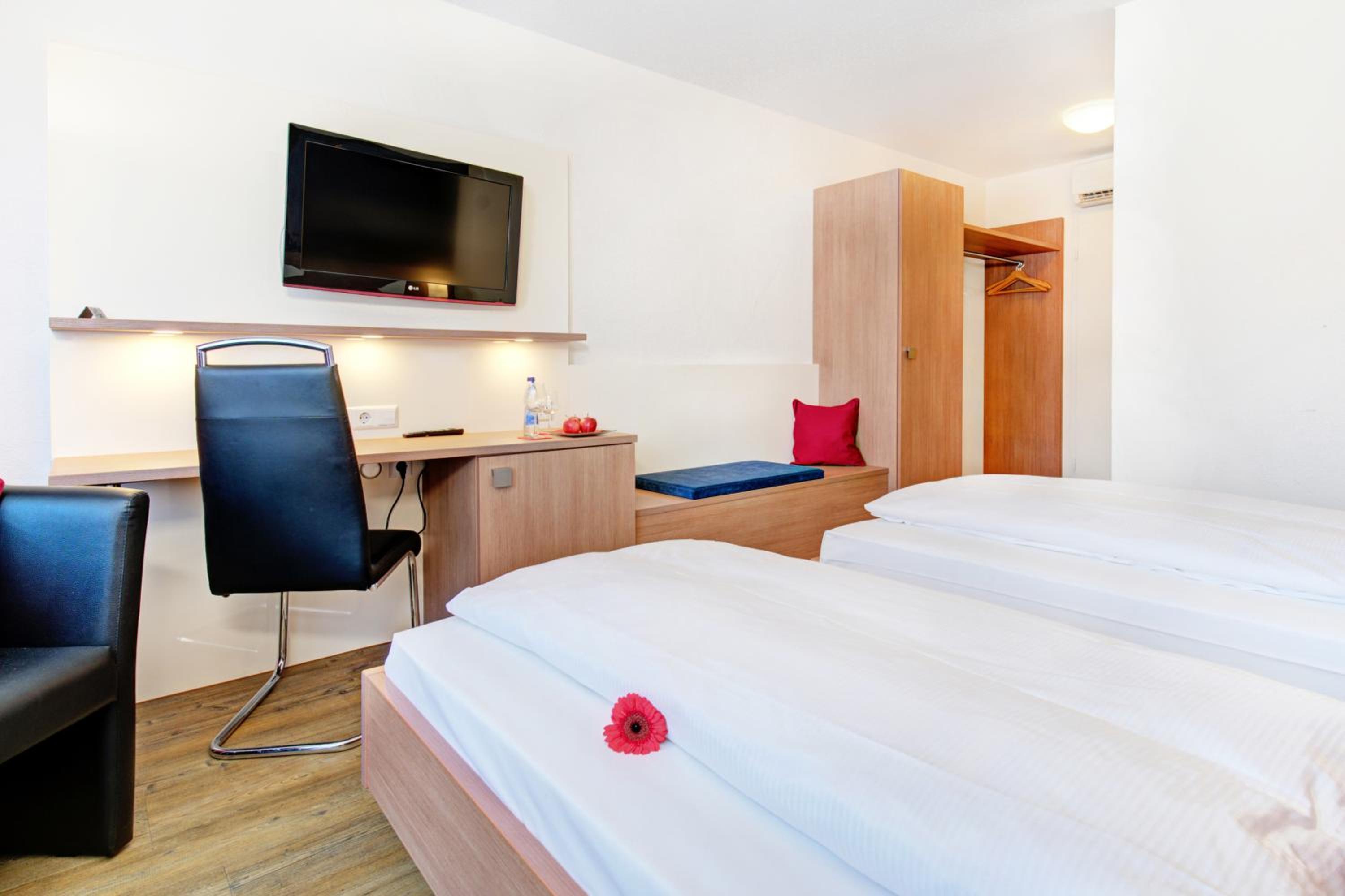 Room, Twin Beds, Ambassador 9/10