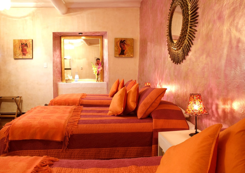ANDEAN WINGS BOUTIQUE HOTEL 33/35