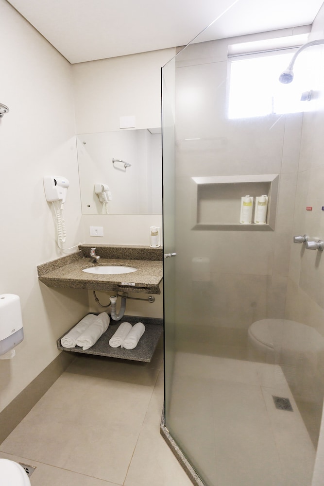 TONELLO BUSINESS HOTEL 46/47
