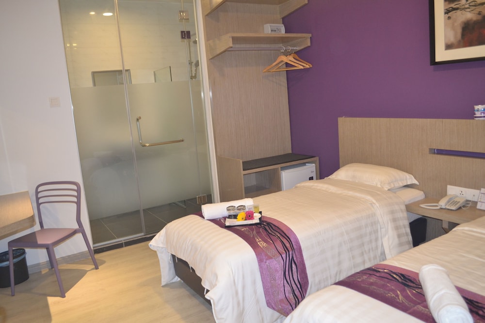 Ashley Boutique Hotel 49/59