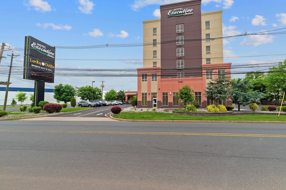Hotel Executive Suites 54/57