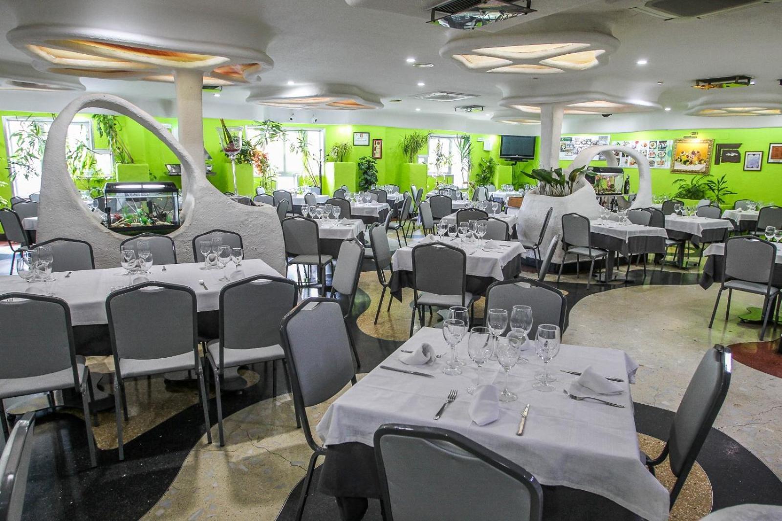 Hotel Restaurante Santa Cruz 42/57